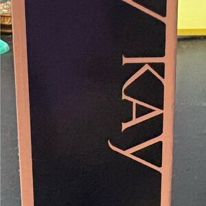 Mary Kay Foundation - Black and Pink Packaging